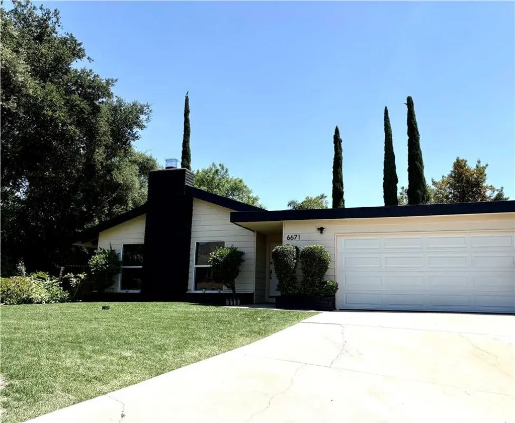 6671 Fairway, Highland