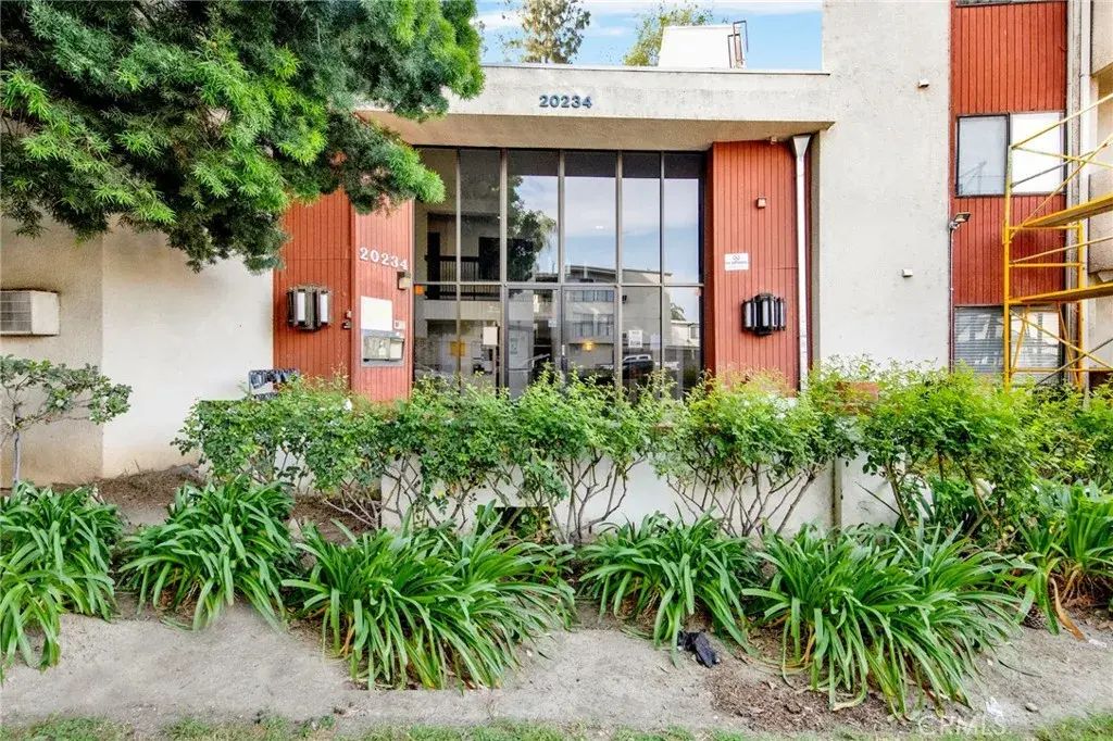 20234 Cantara Street 314, Winnetka