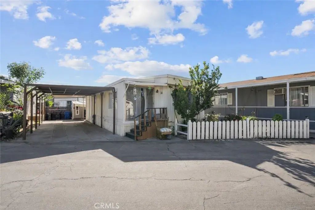 18540 Soledad Canyon 34, Canyon Country