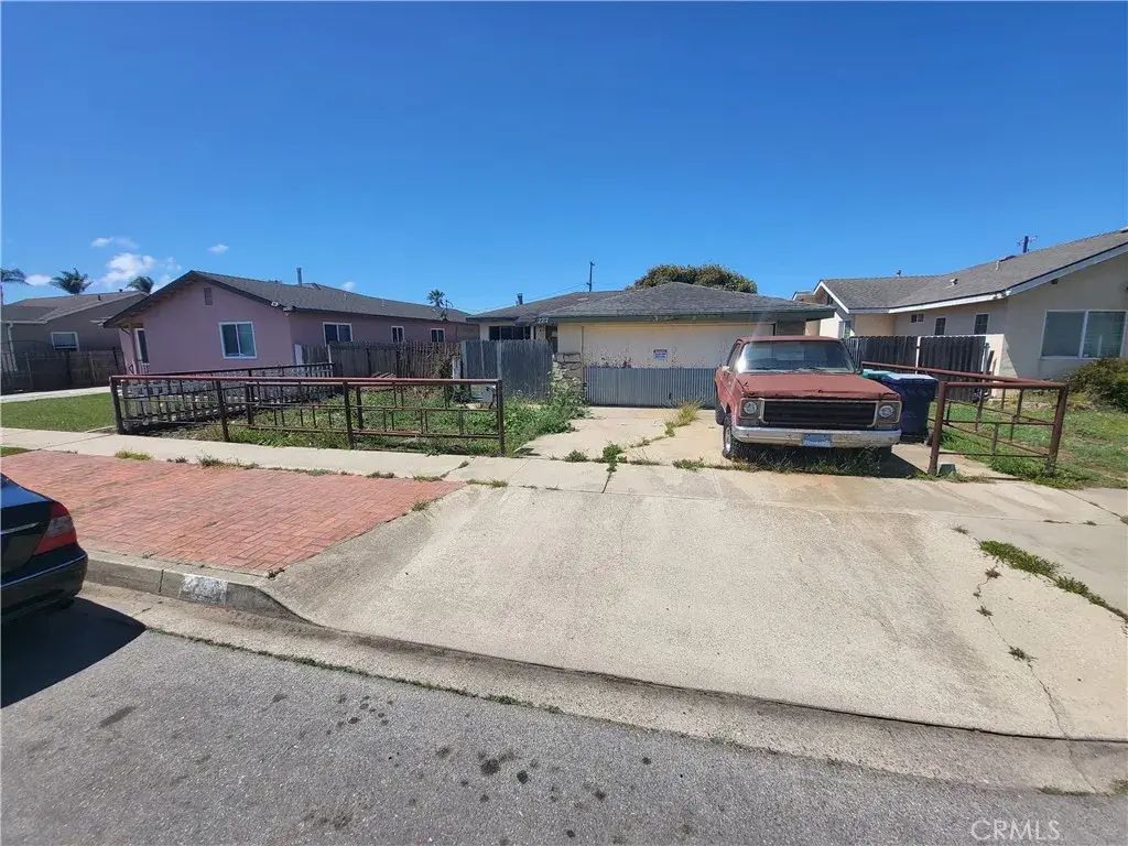 227 Campodonico, Guadalupe