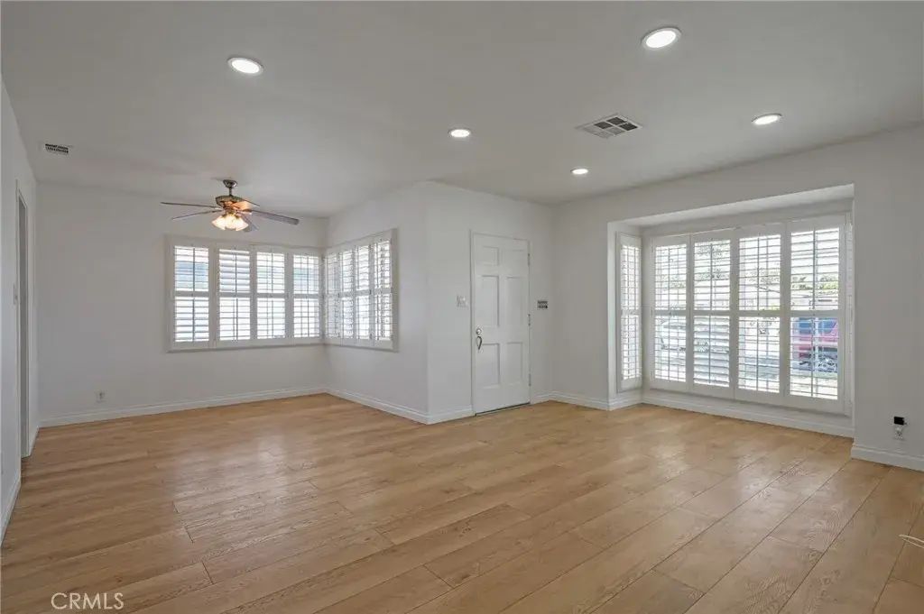 2951 Baltic Avenue, Long Beach