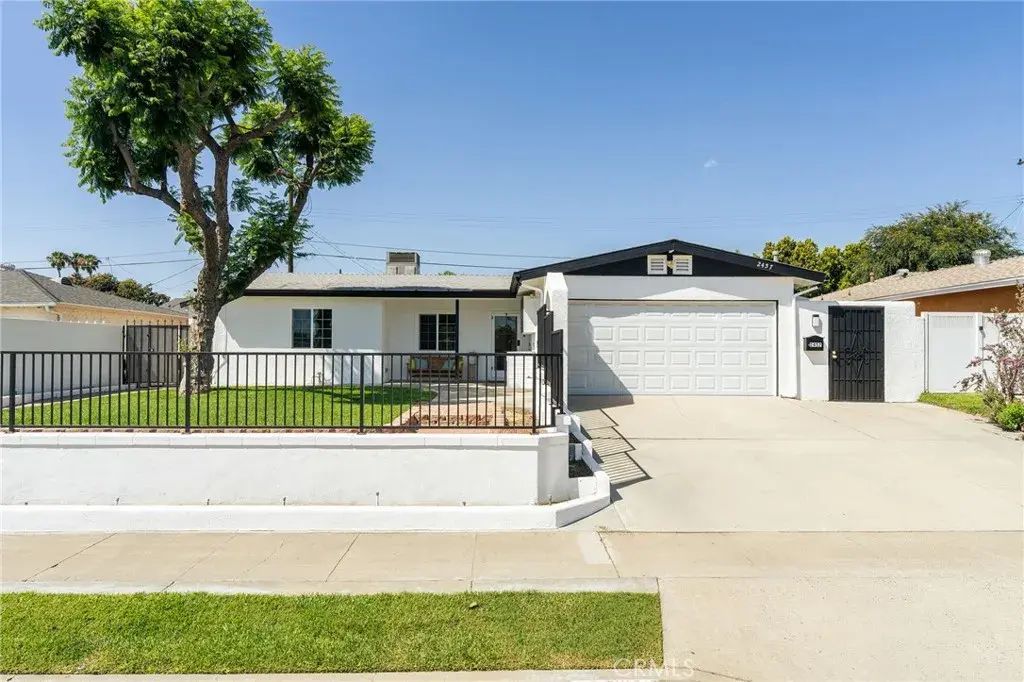 2457 W Glenoaks, Anaheim