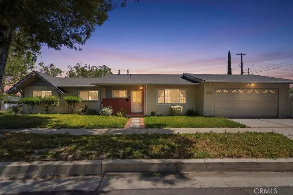 6656 Cleomoore, West Hills