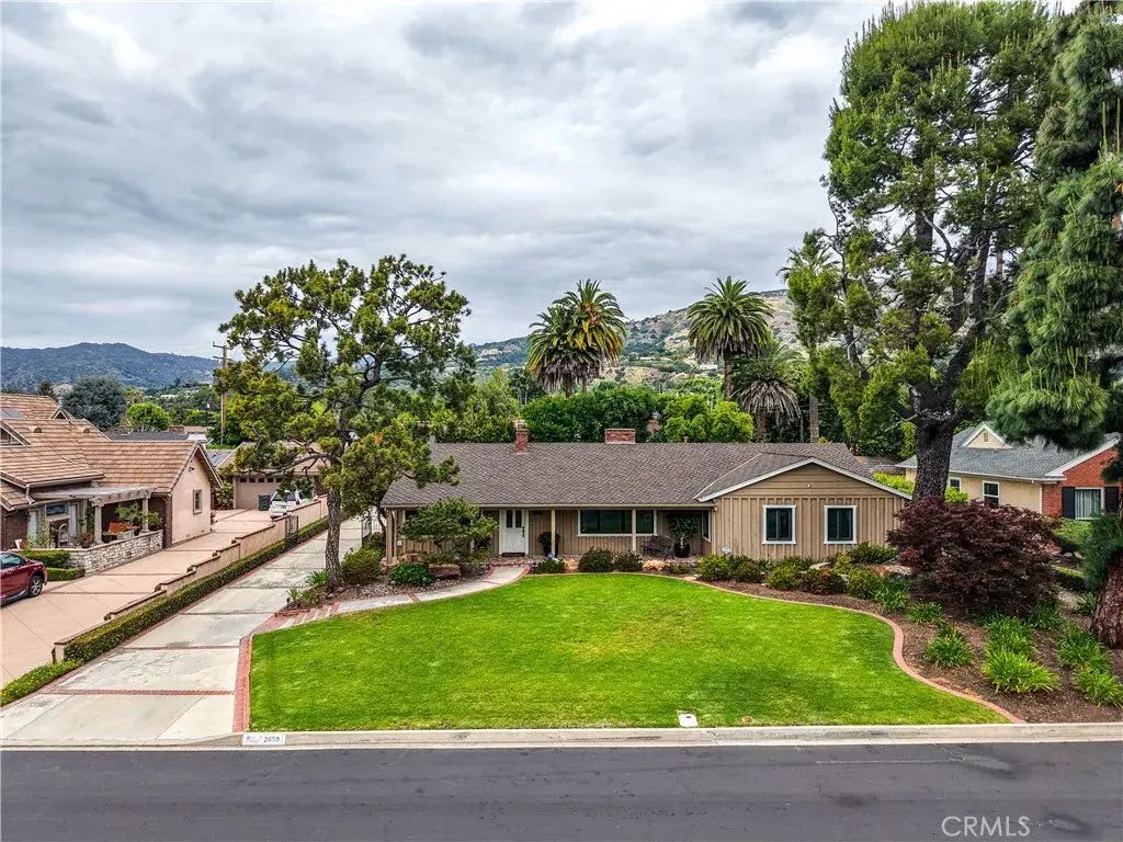 2059 Country Club, Glendora