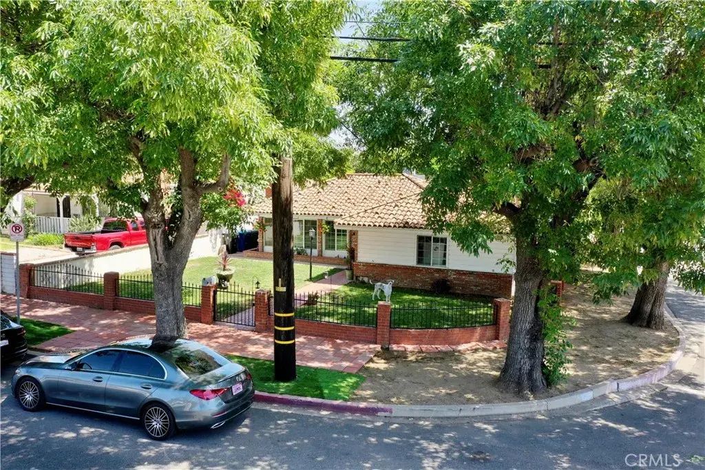 13888 Hubbard, Sylmar