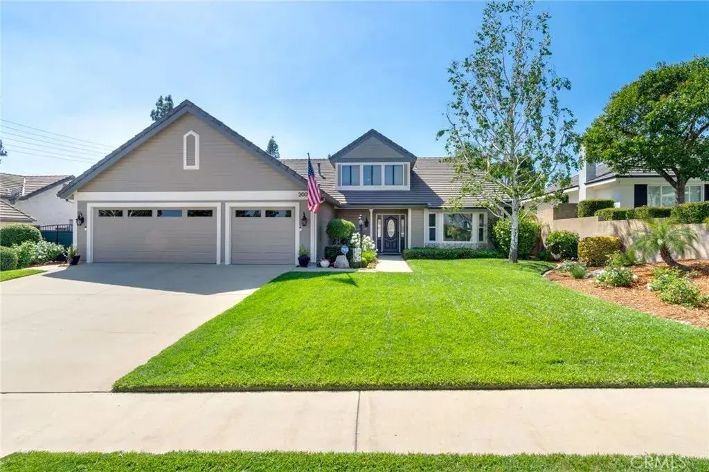 2009 N Shorewood, Upland