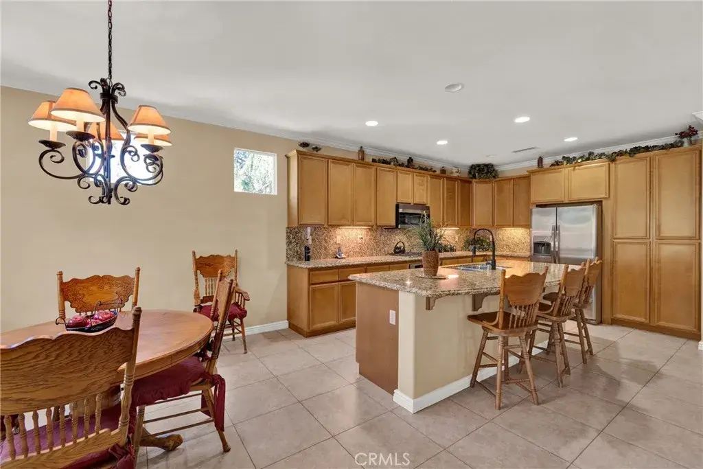 8756 Cuyamaca, Corona