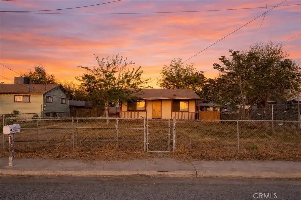 548 Page, Porterville