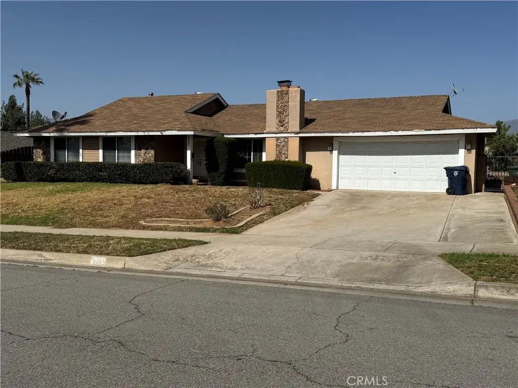 855 S Grove, Redlands