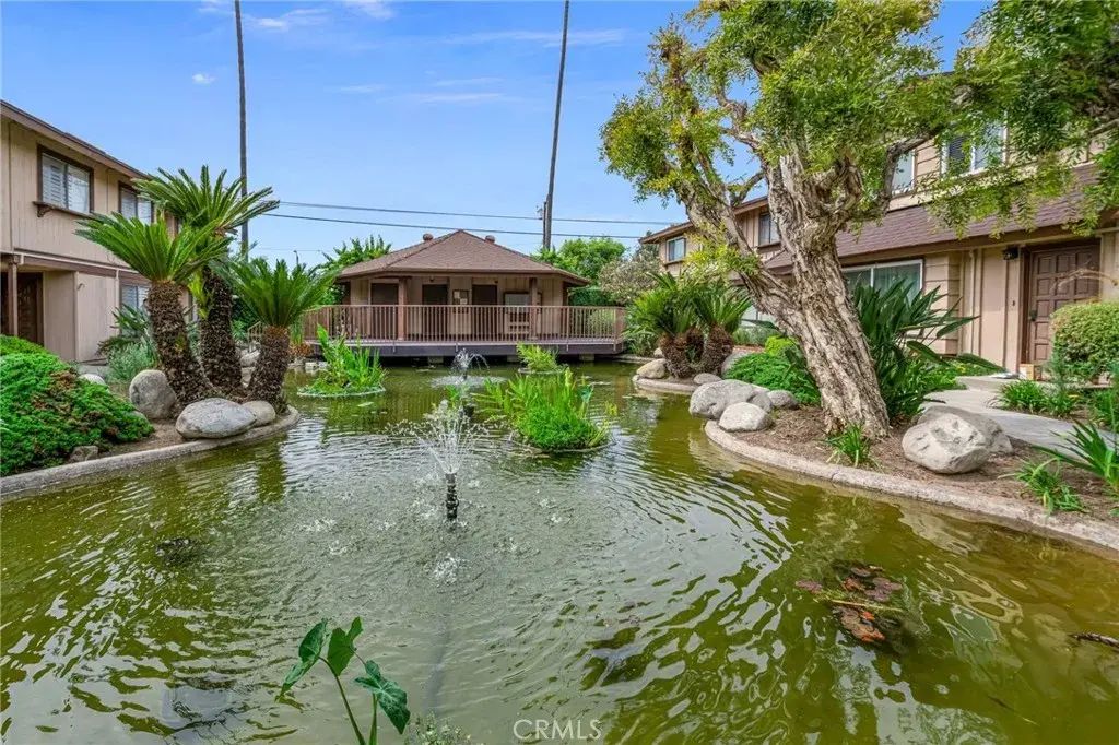 10330 Downey 10, Downey