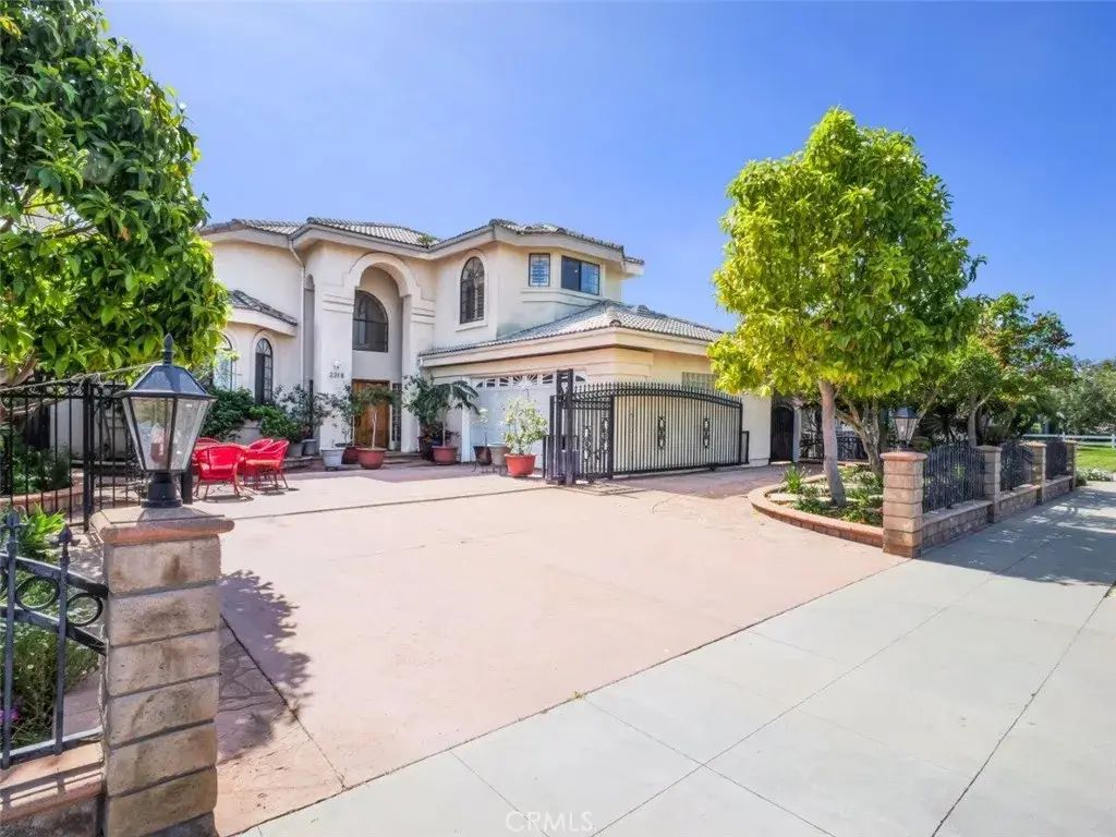 2318 W 154th Street, Gardena