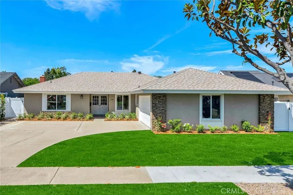709 E Meadowbrook Avenue, Orange