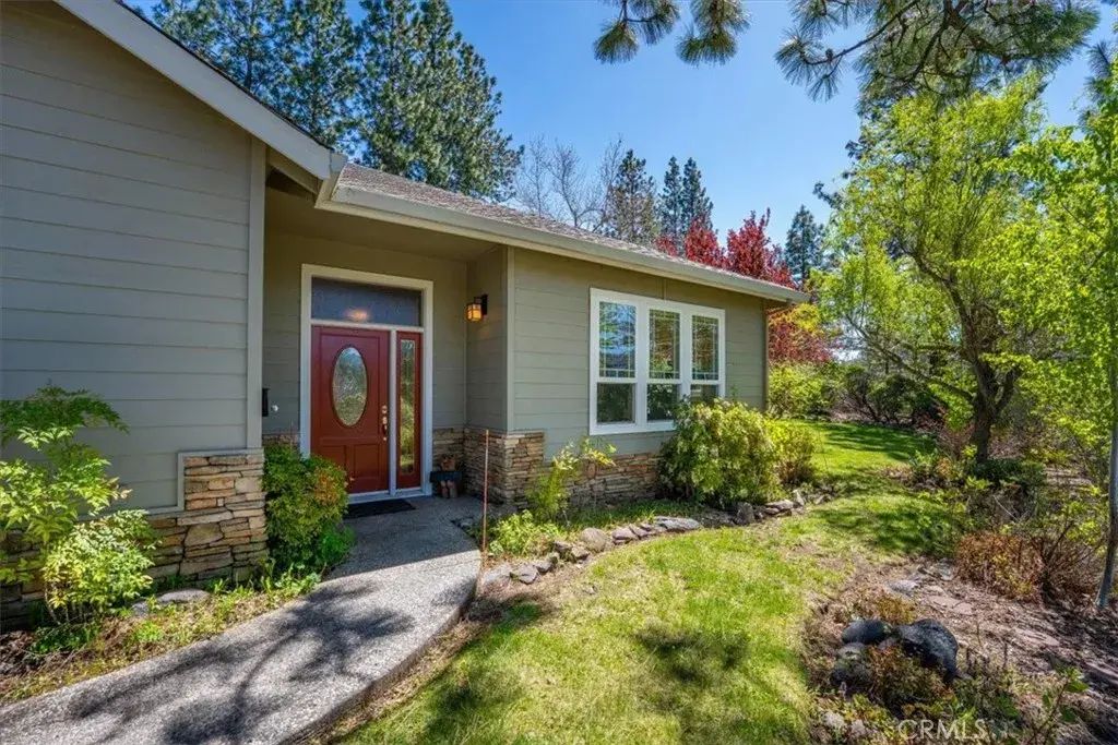 818 Deas, Mount Shasta