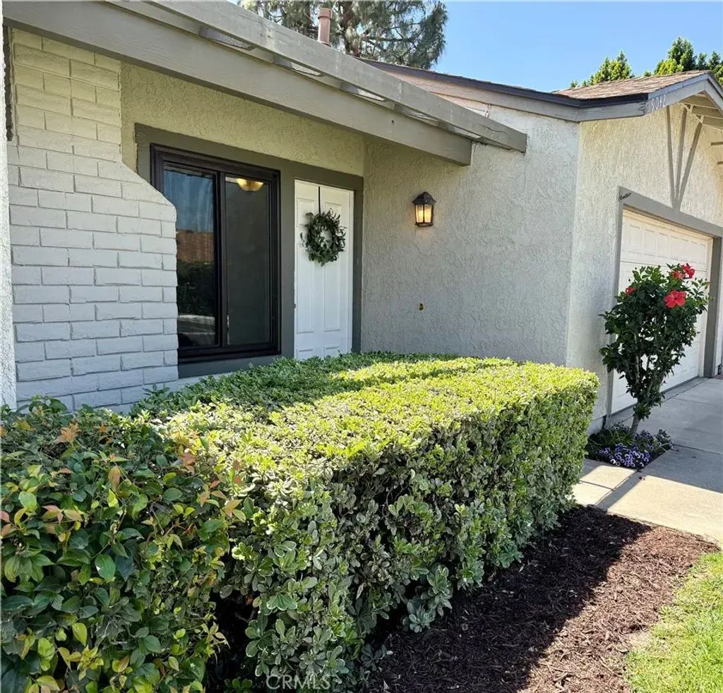 9042 Chaucer Circle, Riverside