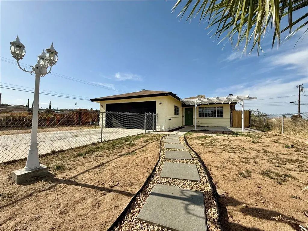 930 W Franklin Avenue, Ridgecrest