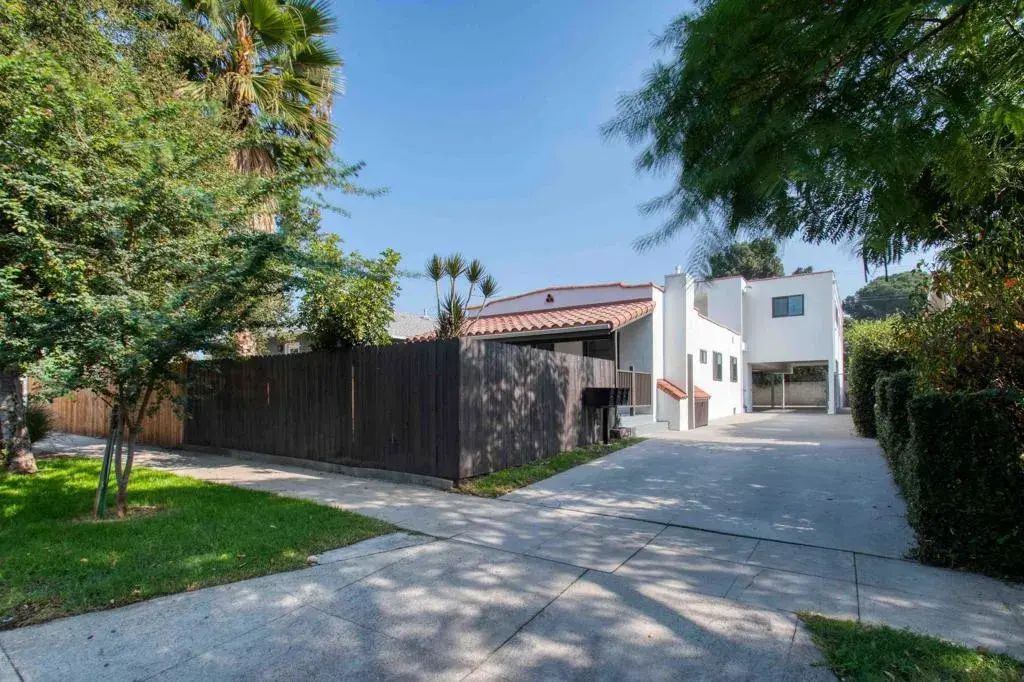 3185 Larga Avenue B, Los Angeles