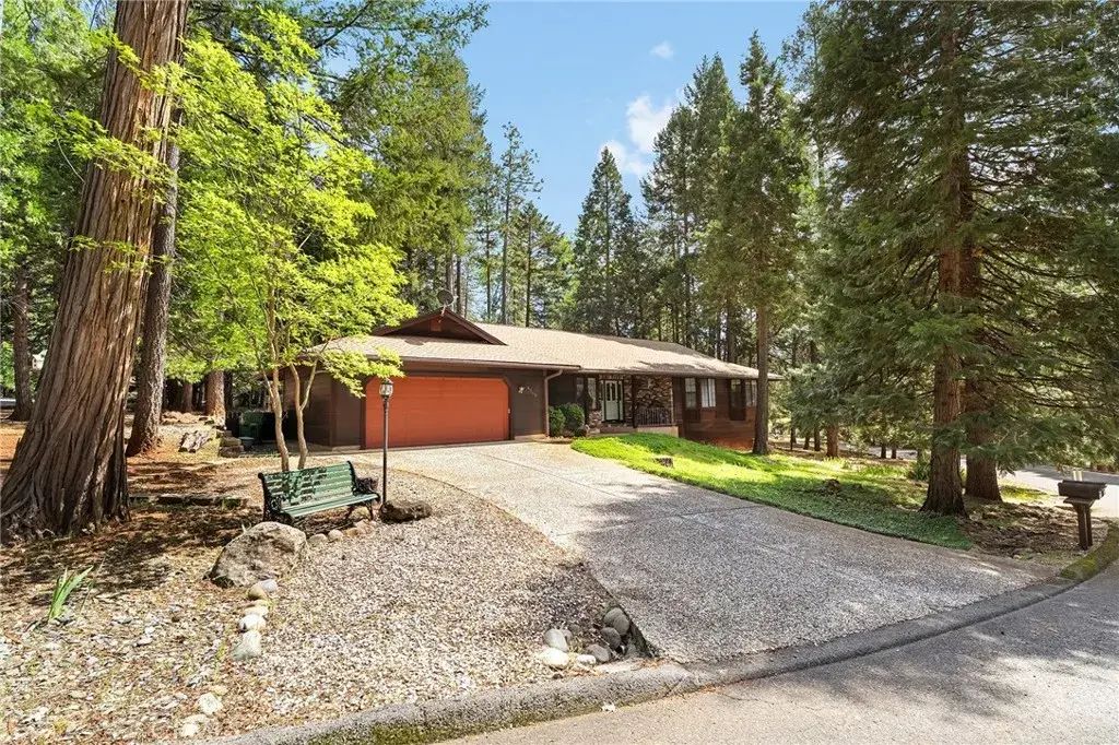 6145 Firethorn, Magalia