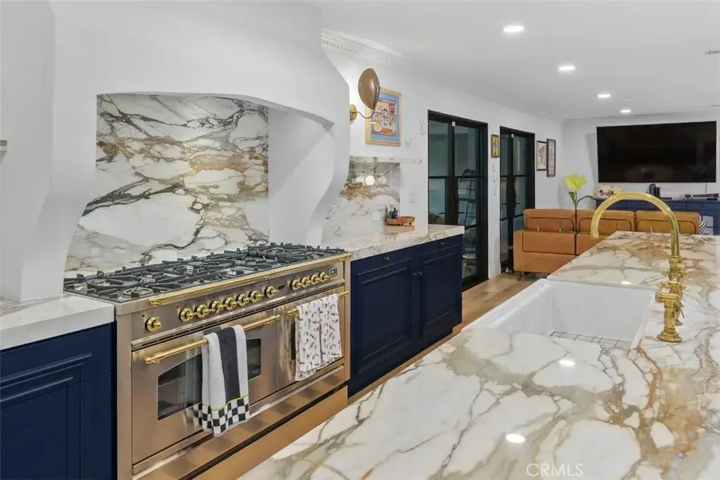 5910 Victoria, Riverside