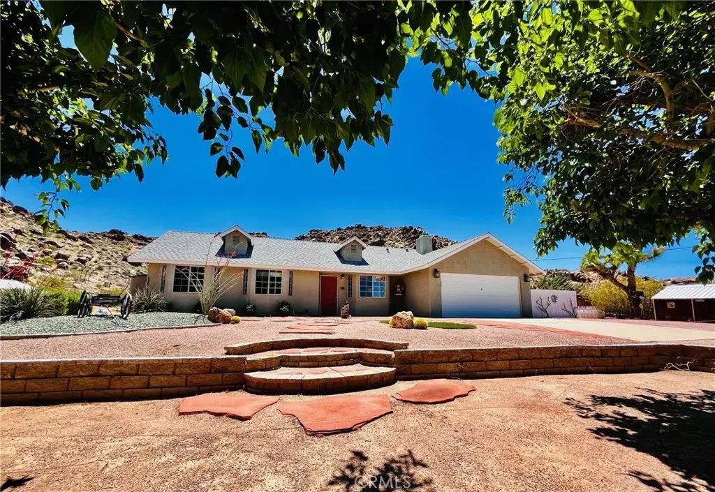 24212 Kansa Road, Apple Valley