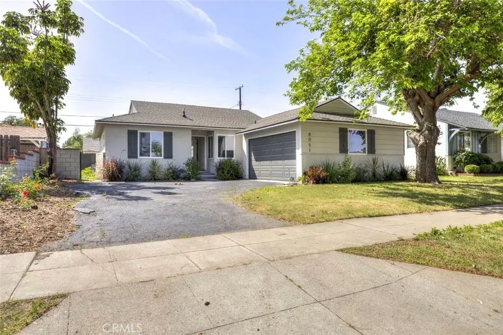 8051 Etiwanda, Reseda