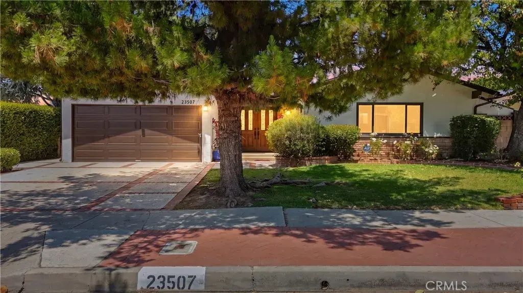 23507 Sylvan, Woodland Hills