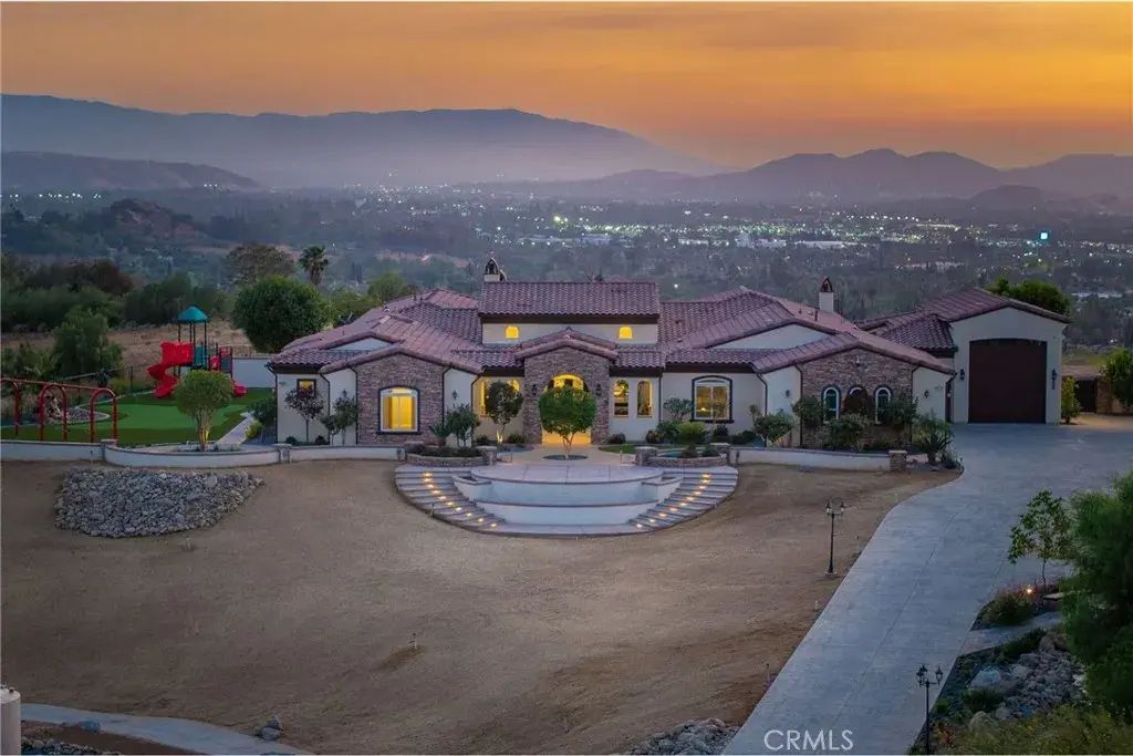 6355 Cresthaven, Riverside