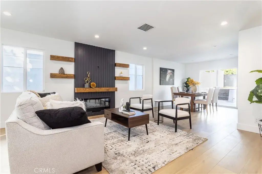16235 Plummer, North Hills