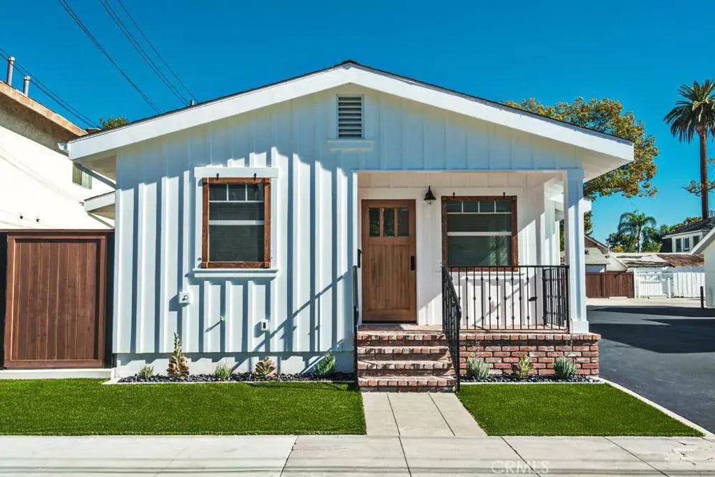 553 N Olive Street, Orange
