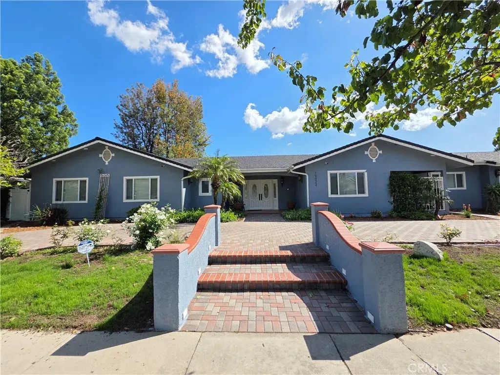 19022 Merridy, Northridge