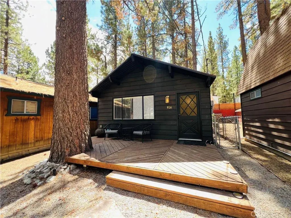 926 E Barker, Big Bear City