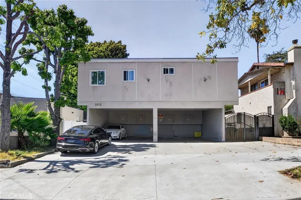 1015 Grover 3, Glendale