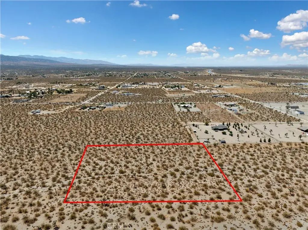 2 Wintergreen Rd, Pinon Hills