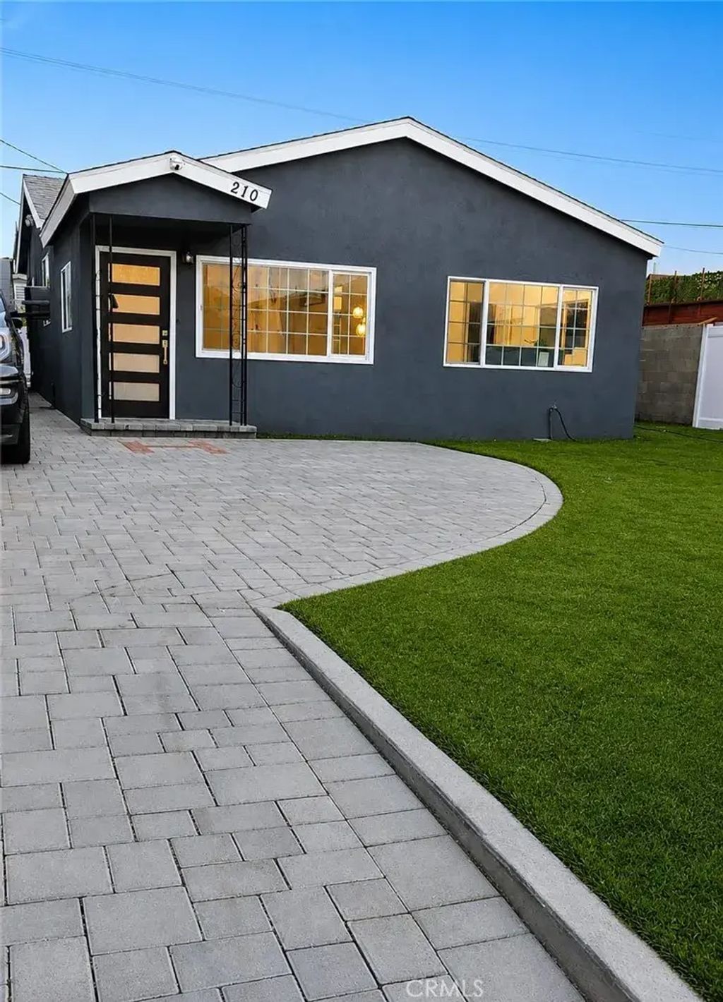 210 W 113th, Los Angeles