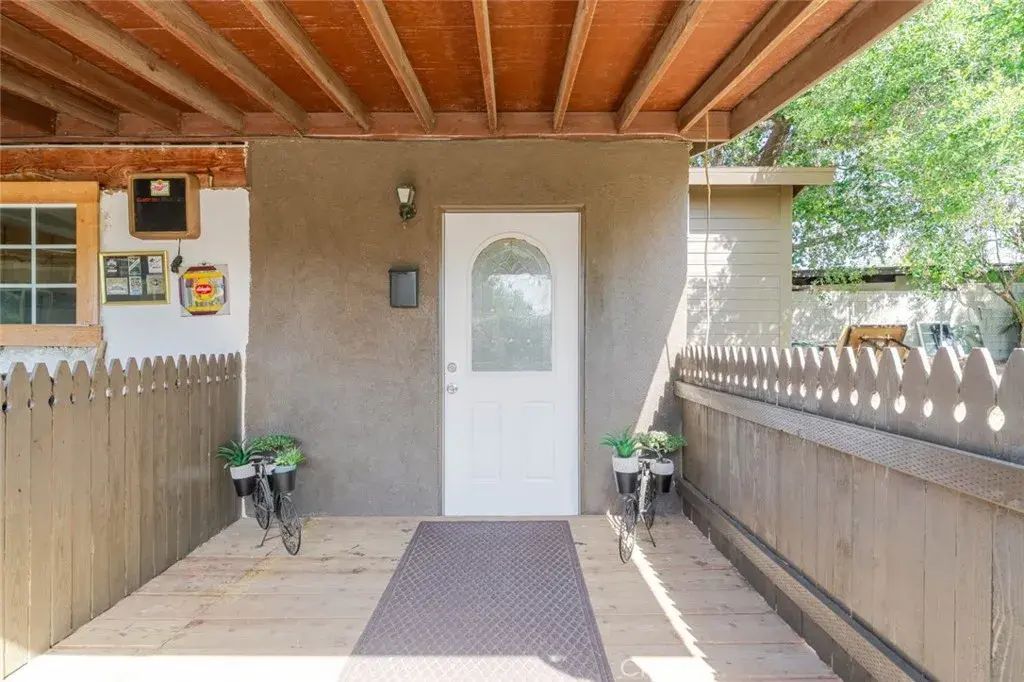 13333 Gladstone Avenue, Sylmar