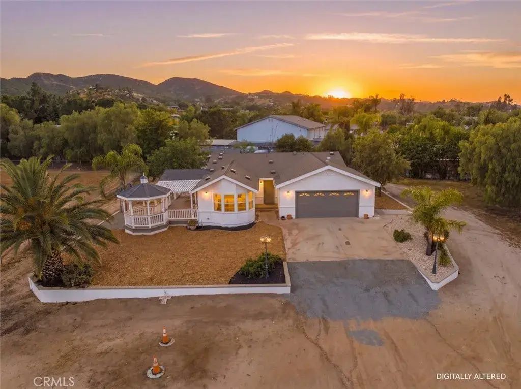 33634 Howard, Menifee