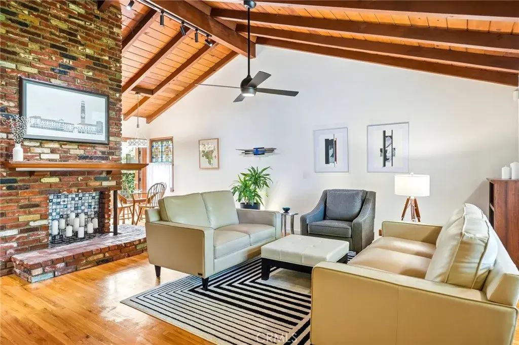 11656 Margate Street, Valley Village
