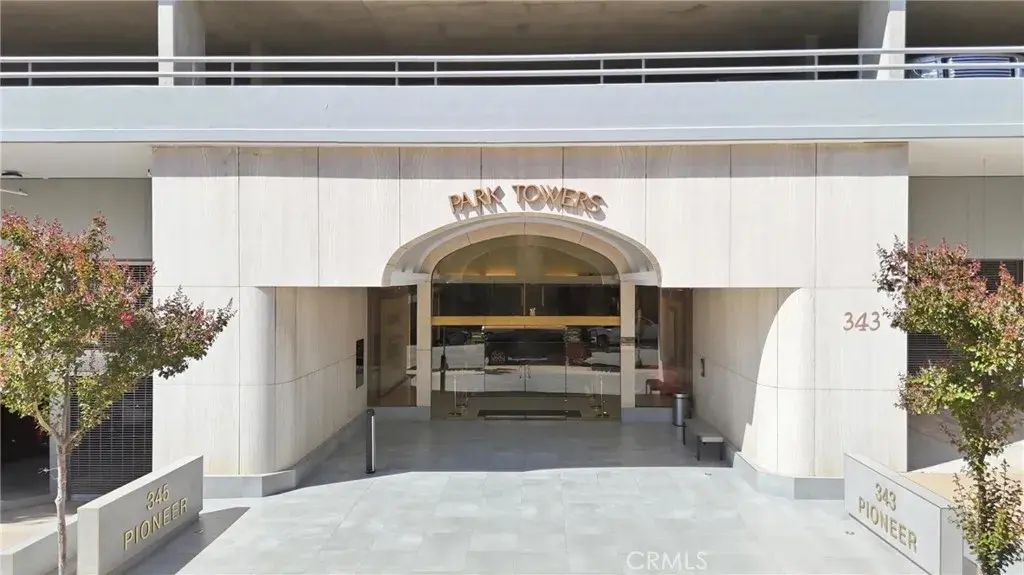 343 Pioneer 405, Glendale