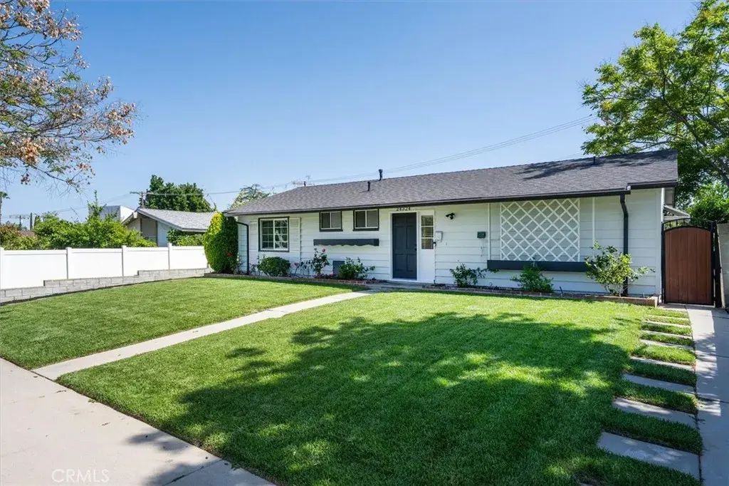 24324 Victory, Woodland Hills
