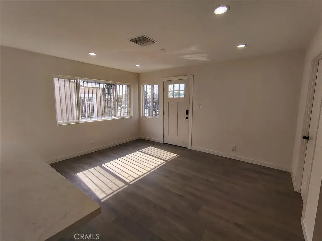 231 E Century, Los Angeles