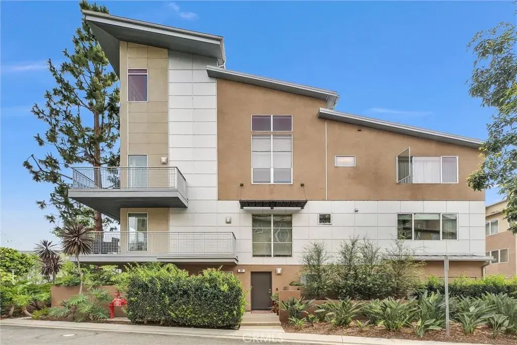 89 Lennox, Irvine