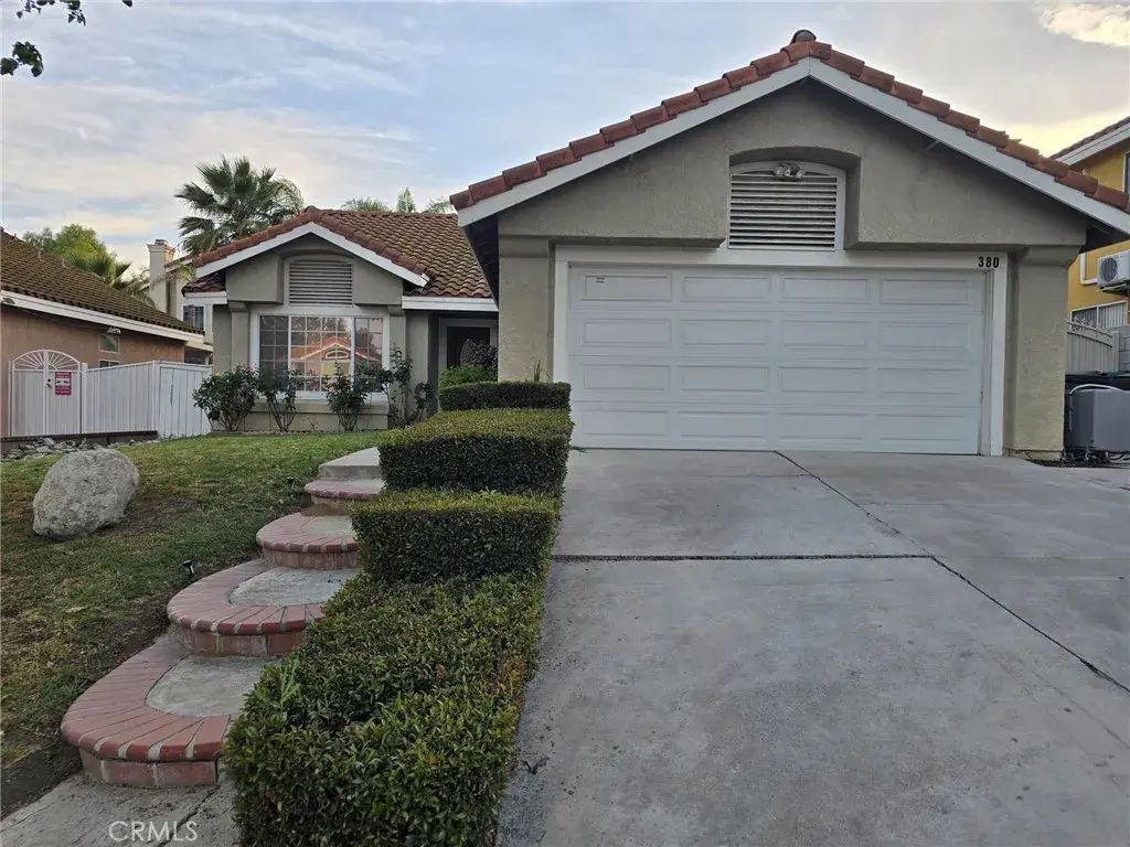 380 Tompkins, Corona