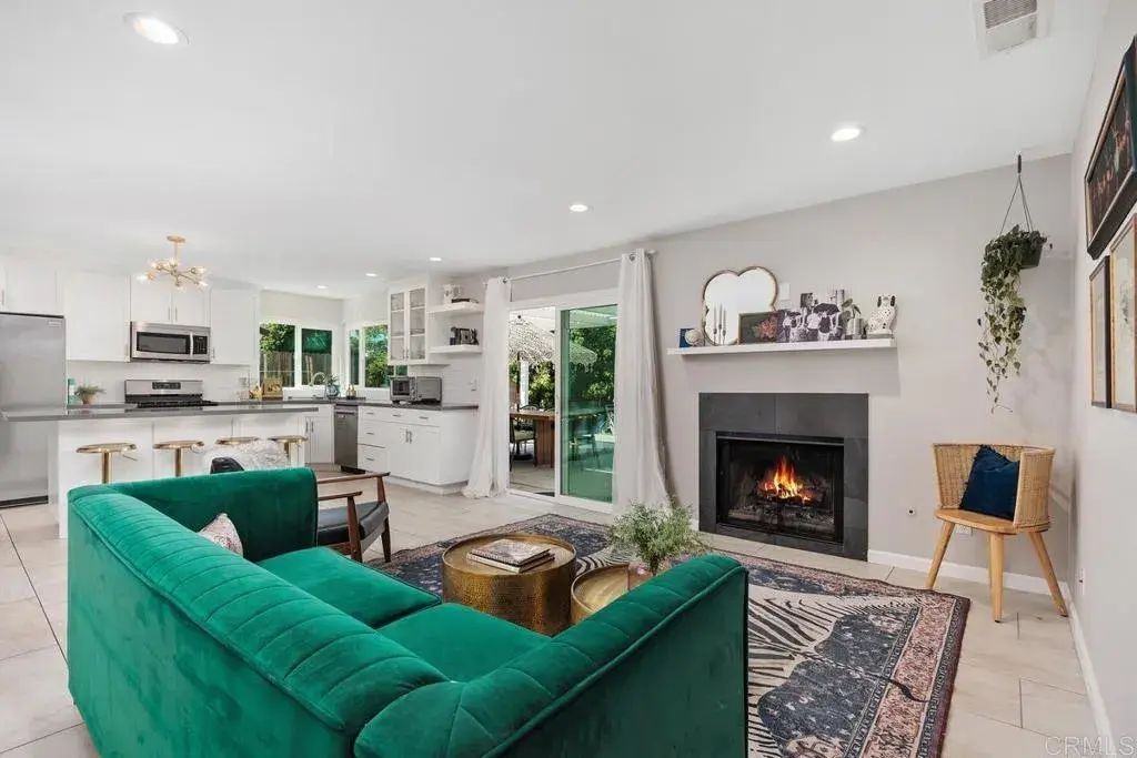 1744 Calle Jules, Vista