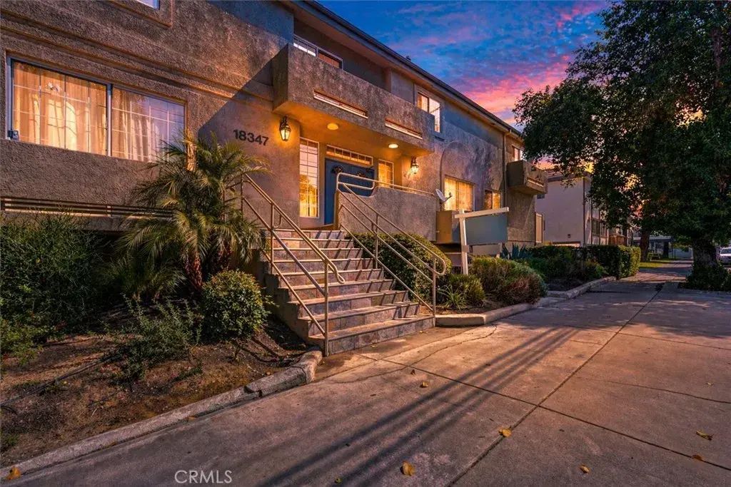 18347 Saticoy 24, Reseda
