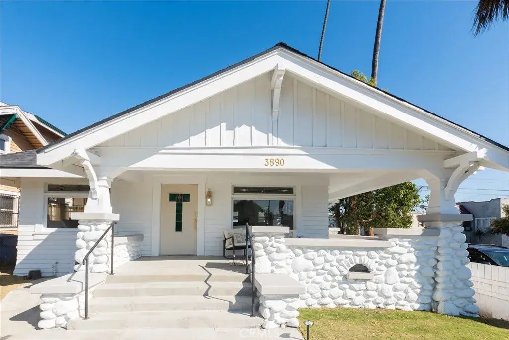 3890 S Harvard Boulevard, Los Angeles
