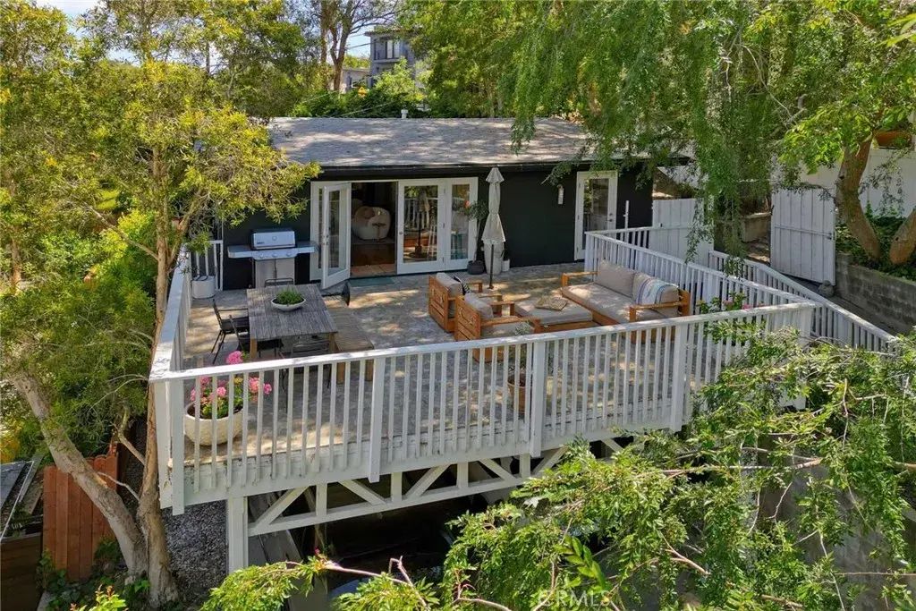 3122 Oakcrest, Los Angeles