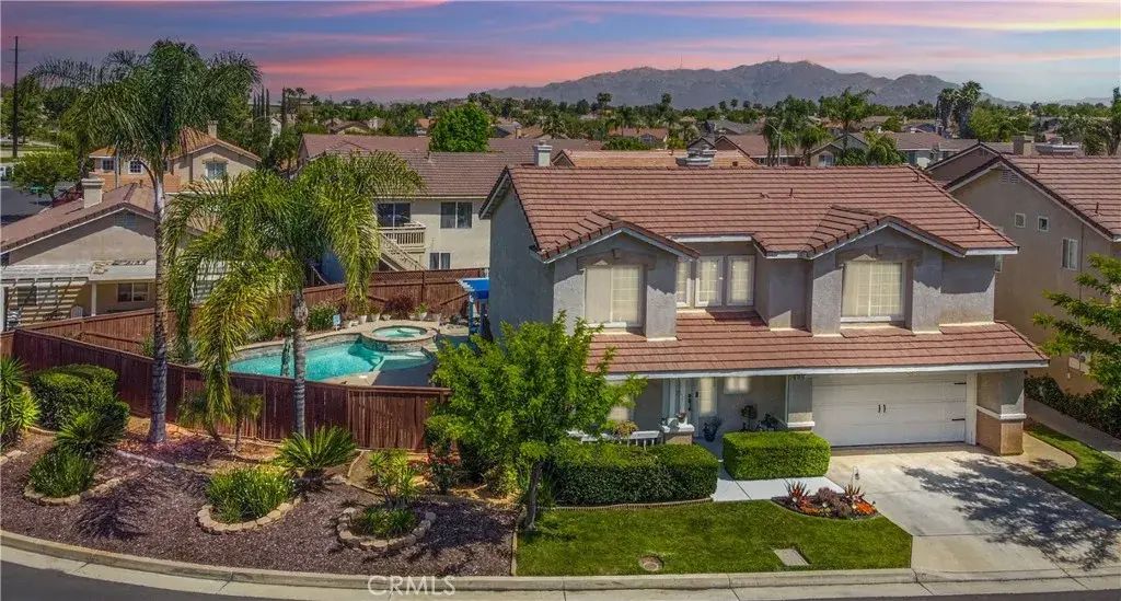 7215 Ayers Rock Road, Riverside