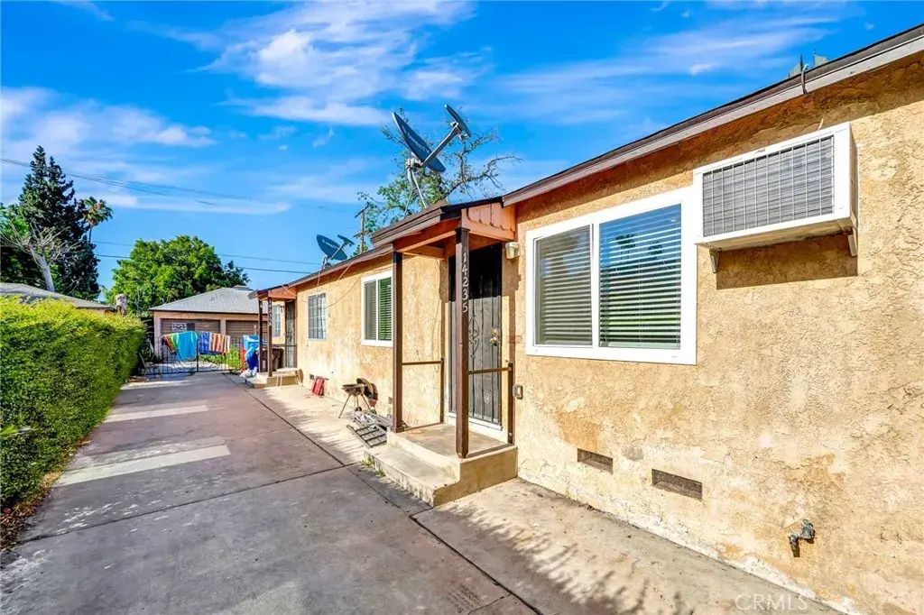 14235 Sylvan, Van Nuys