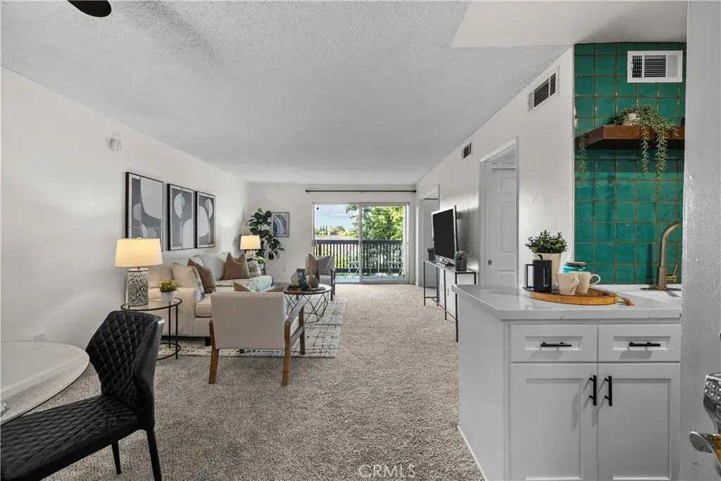 23515 Lyons 271, Valencia