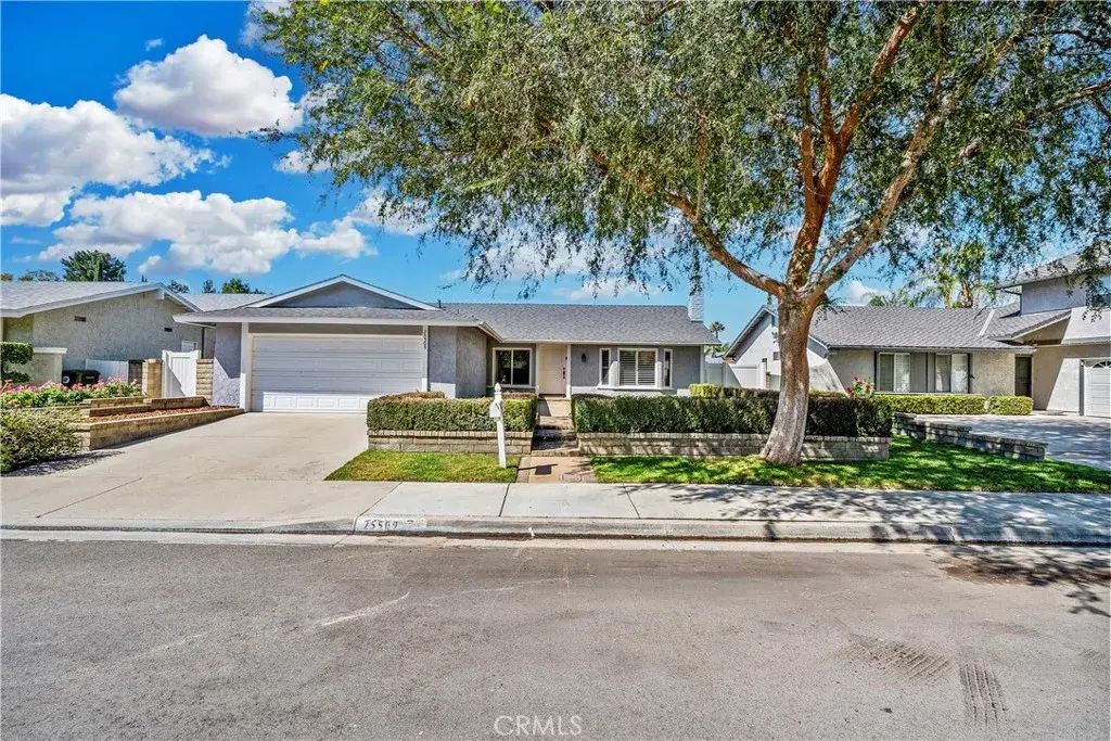 25509 Langston Street, Valencia
