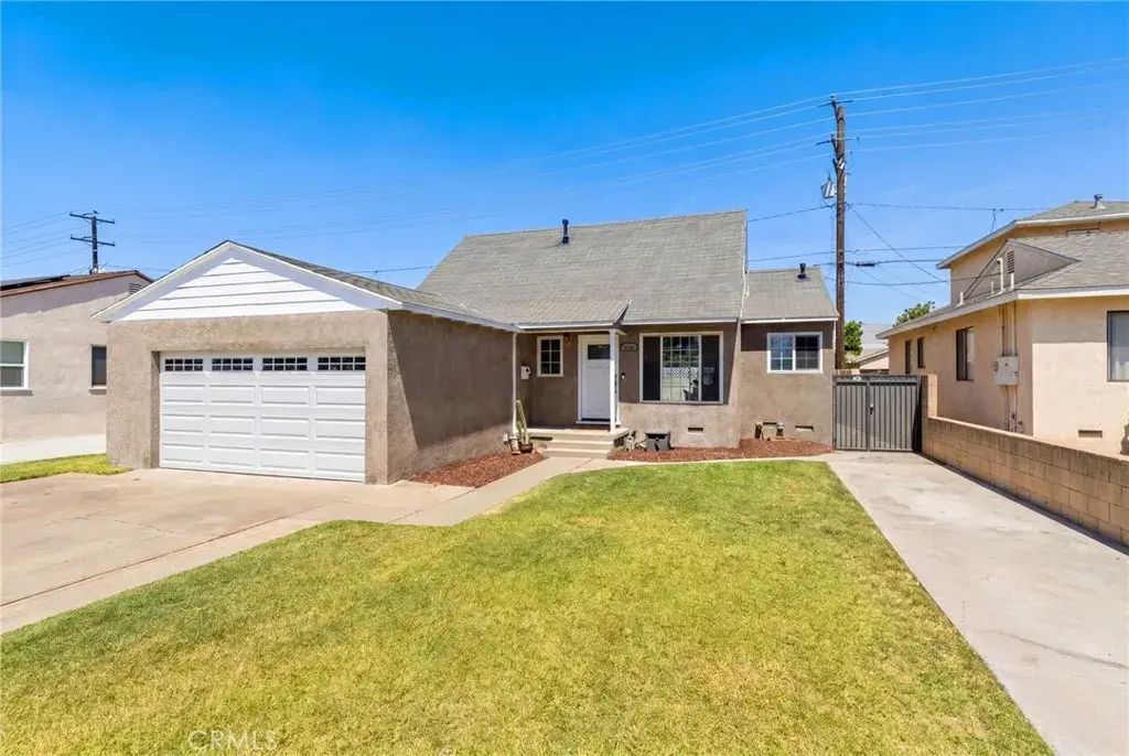 8289 Poinsettia, Buena Park